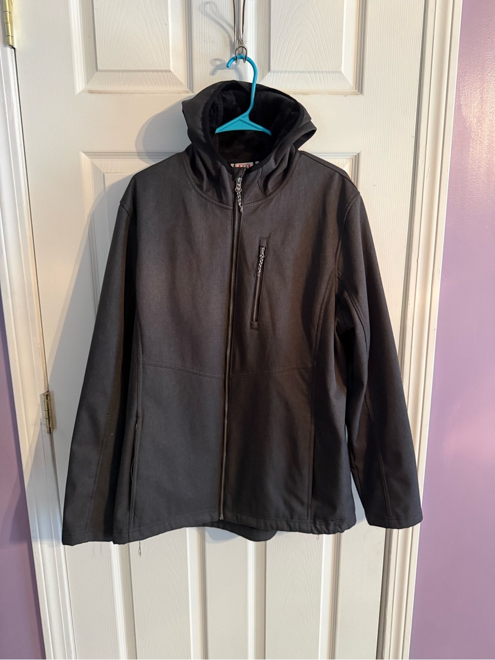 Avalanche Men's Black Hooded Lightweight Jacket. NWOT